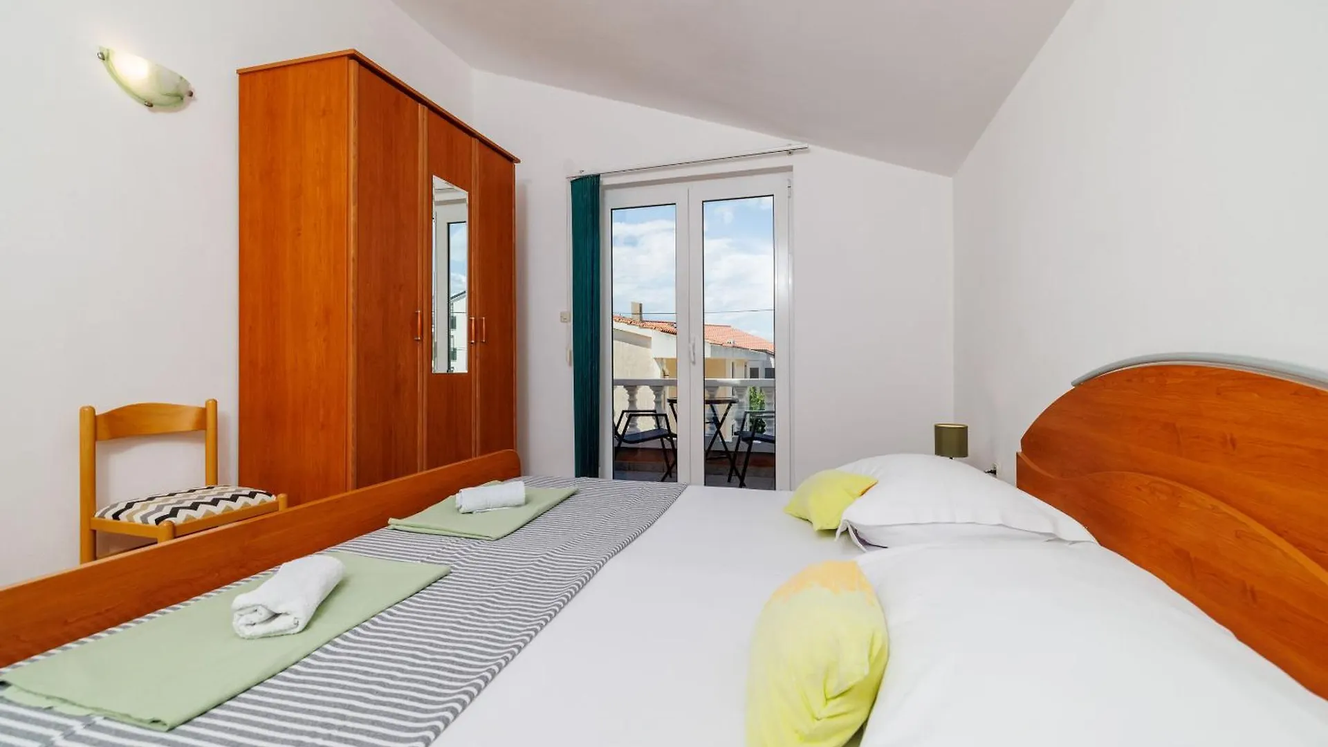 Apartments Krunoslav Punat 0*,