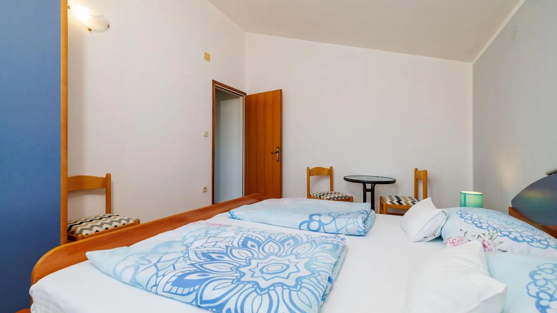 Apartments Krunoslav Punat 0*,