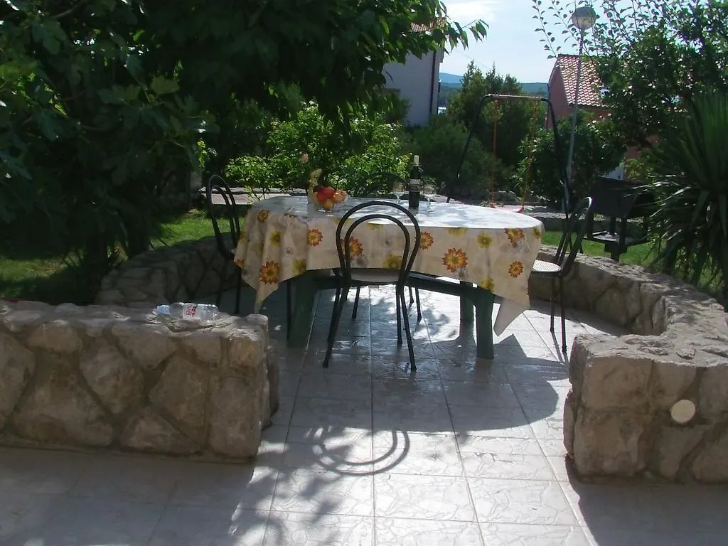Apartments Krunoslav Punat 0*,  Croazia