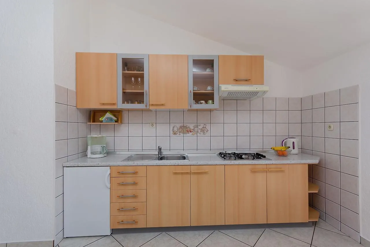 Apartments Krunoslav Punat 0*,
