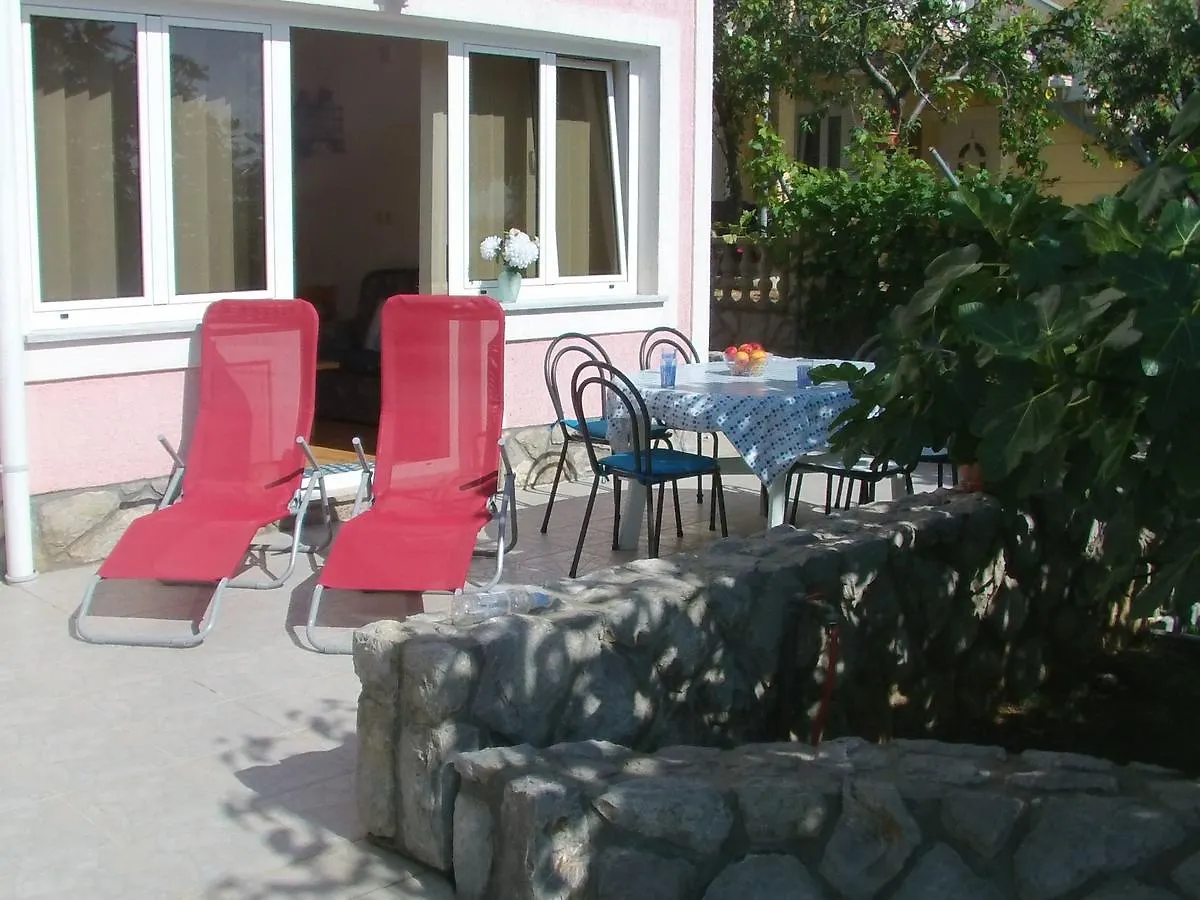 Apartments Krunoslav Punat 0*,  Croazia