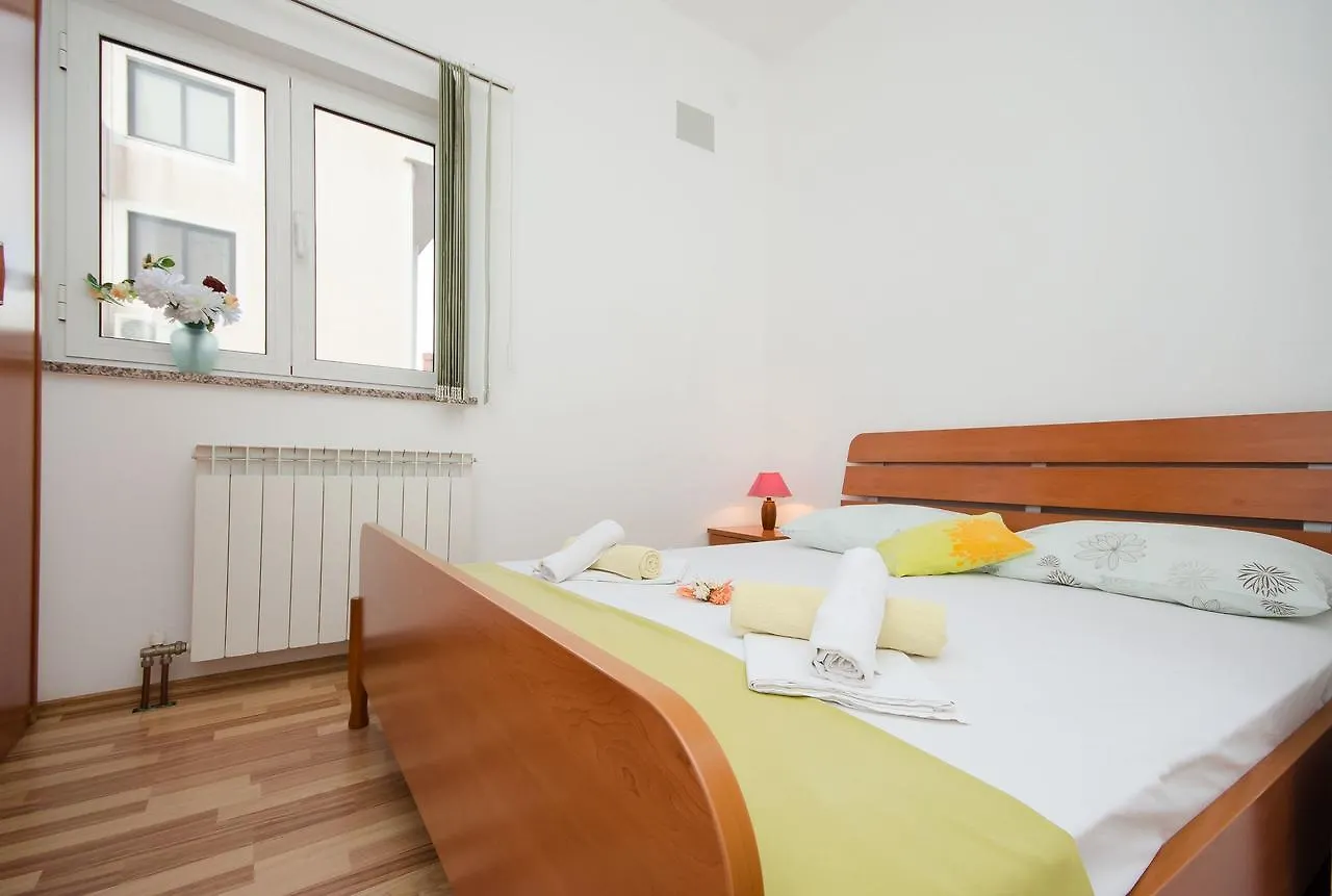 Apartments Krunoslav Punat 0*,  Croazia