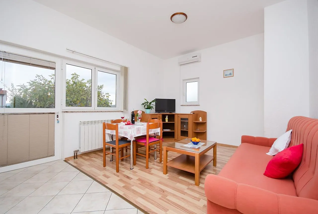 Apartments Krunoslav Punat