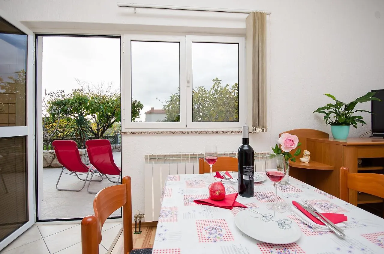 Apartments Krunoslav Punat 0*,  Croazia